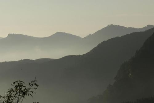 sri-lanka-mountain-horizon