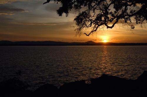 sri-lanka-sunset-beach-Parakrama-samudra